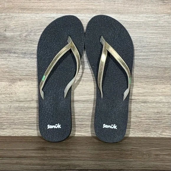 Sanuk Yoga Spree 4 Gold Metallic Flip Flop Sandal - Picture 4 of 9